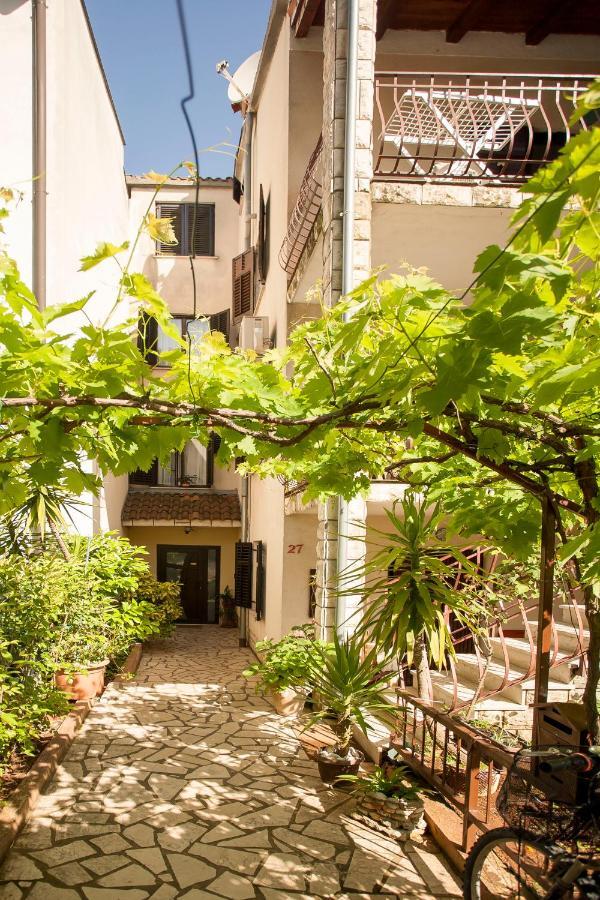 Apartment Regina Rovinj Rum bild